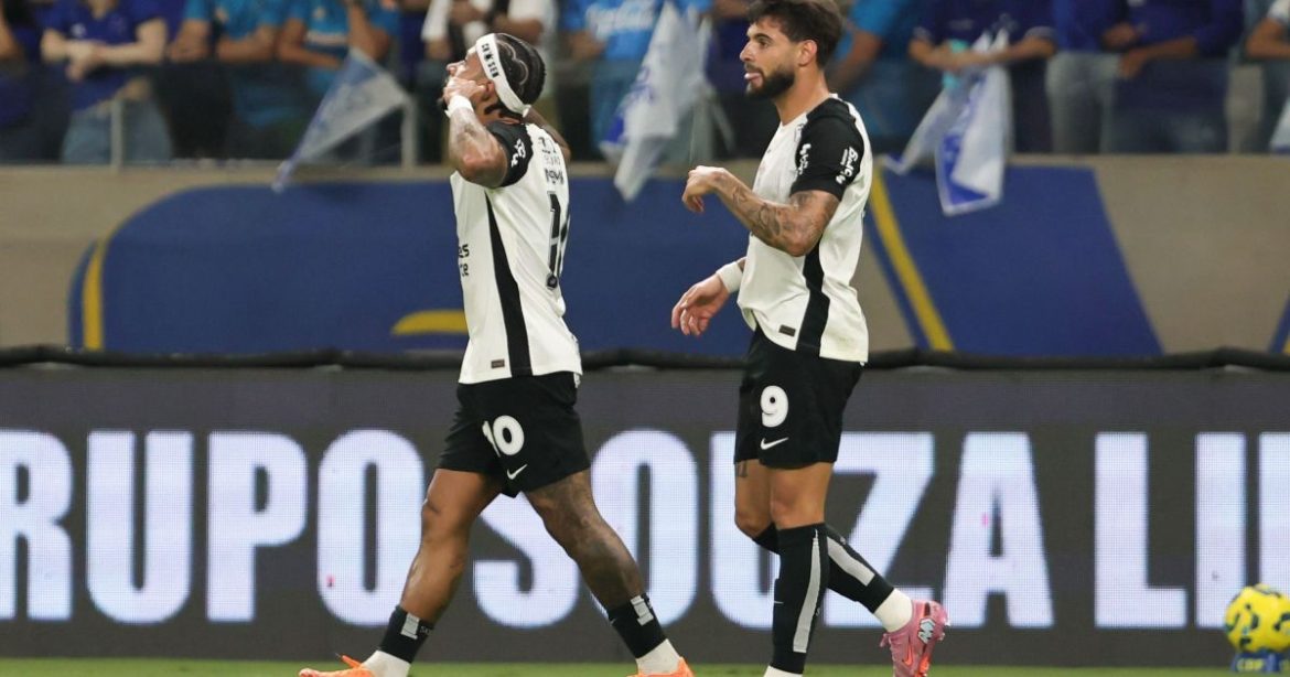 veja-festa-da-torcida-do-corinthians-apos-vencer-na-semi-da-copa-do-brasil